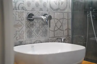 Bagno di Jay House