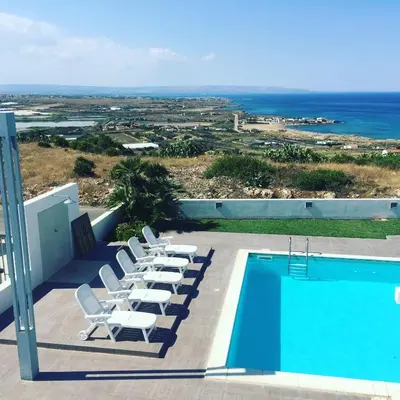 Piscina di B&B Torrefano o nelle vicinanze