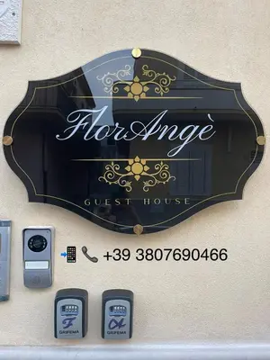 Certificato, attestato, insegna o altro documento esposto da FlorAngè guest house