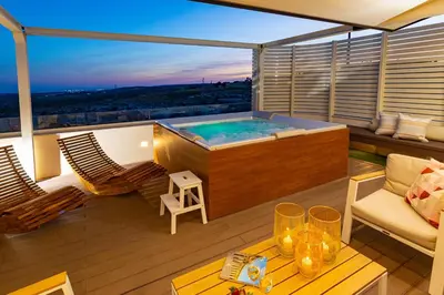 Piscina di Melifra, Jacuzzi e Vista Panoramica o nelle vicinanze