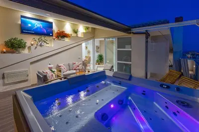 Piscina di Melifra, Jacuzzi e Vista Panoramica o nelle vicinanze