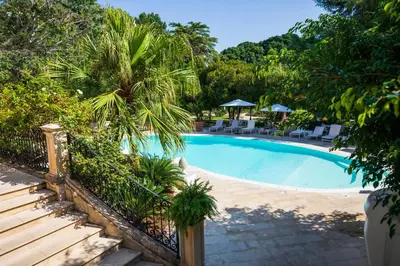 Piscina di Hotel Parco delle Fontane o nelle vicinanze