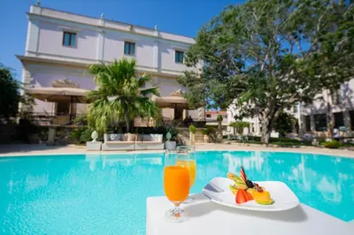 Piscina di Hotel Parco delle Fontane o nelle vicinanze