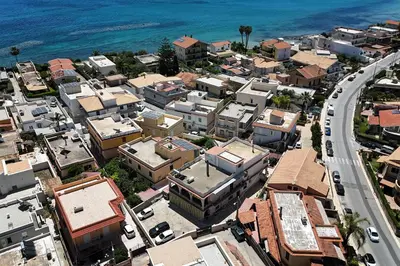 Vista generica sul mare o vista sul mare dall'interno della casa vacanze
