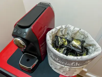 Set per la preparazione di tè e caffè presso Incanto Apartment