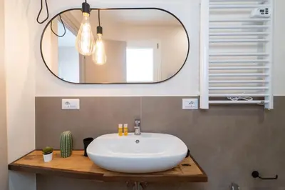 Bagno di GuestHost - Santa Lucia Charming Apartment with Terrace
