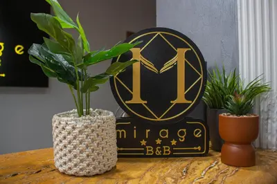 Certificato, attestato, insegna o altro documento esposto da Mirage Place B&B