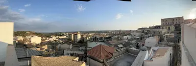 Vista generica su Noto o vista sulla città dall'interno dell'affittacamere