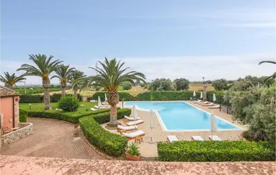 Piscina di Lovely Apartment In Siracusa With Wifi o nelle vicinanze
