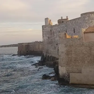 Alle Porte del Castello Maniace