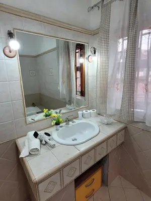 Bagno di Naumachia House