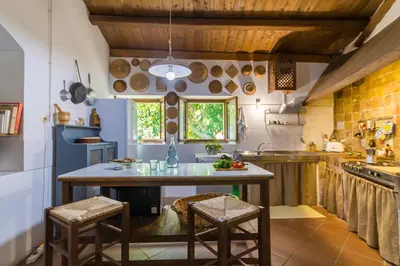 Cucina o angolo cottura di Santolìo Country Retreat - Relax in Masseria Siciliana con Giardino e Vista