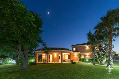 Giardino di Villa Seaside - Beach Retreat with jacuzzi