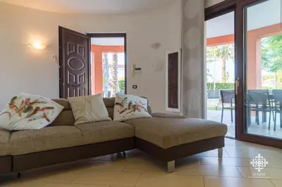 Area soggiorno di Villa Seaside - Beach Retreat with jacuzzi
