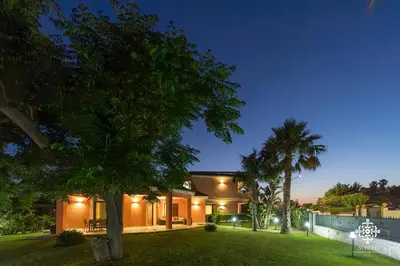Giardino di Villa Seaside - Beach Retreat with jacuzzi