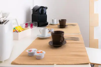 Set per la preparazione di tè e caffè presso Made in Ortigia Apartments