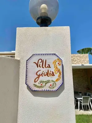 Certificato, attestato, insegna o altro documento esposto da Avola Fronte Mare Villa Giulia