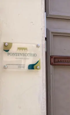Certificato, attestato, insegna o altro documento esposto da PONTEVECCHIO Accomodation