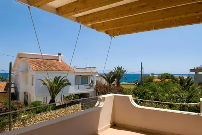 Vista generica sul mare o vista sul mare dall'interno della casa vacanze