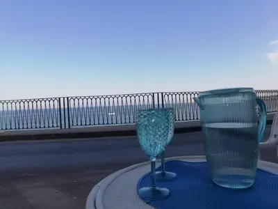 Vista generica sul mare o vista sul mare dall'interno della casa vacanze