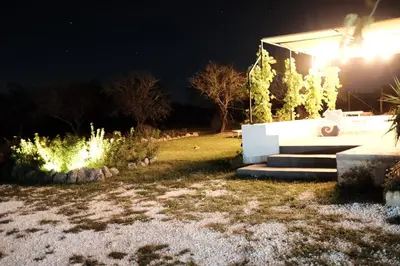 Giardino di ALMADEMARI GIGLIO CASA VACANZA