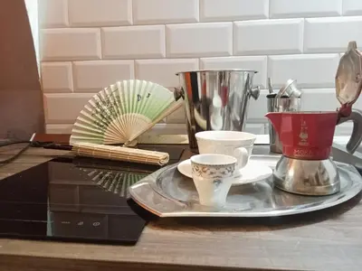 Set per la preparazione di tè e caffè presso Binario 8 Catania Stazione Centrale