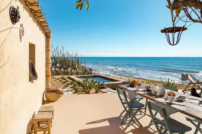 Paesaggio naturale nelle vicinanze della villa