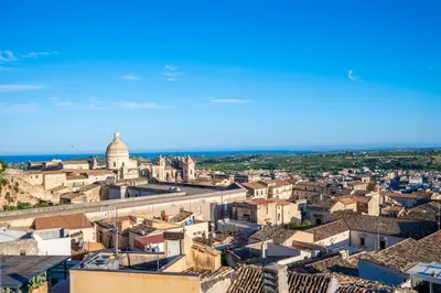Vista generica su Noto o vista sulla città dall'interno del bed & breakfast