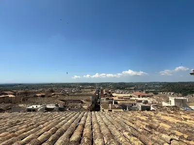 Vista generica su Noto o vista sulla città dall'interno del bed & breakfast