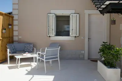 Balcone o terrazza di Antica Dimora Arancio Val Di Noto 10 minuti dal mare Free Parking