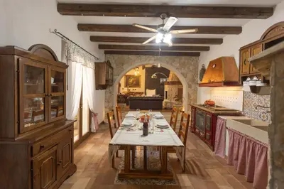 Cucina o angolo cottura di VILLA I MORI 4, Emma Villas