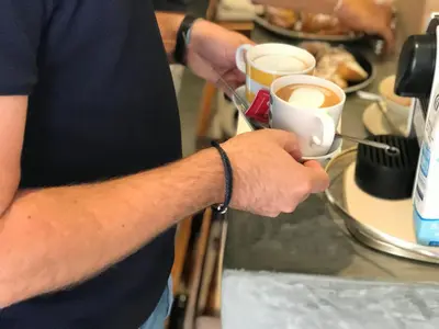 Set per la preparazione di tè e caffè presso Shurhuq Ospitalità Siciliana