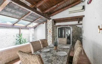 Area soggiorno di Amazing Home In Siracusa With Wifi