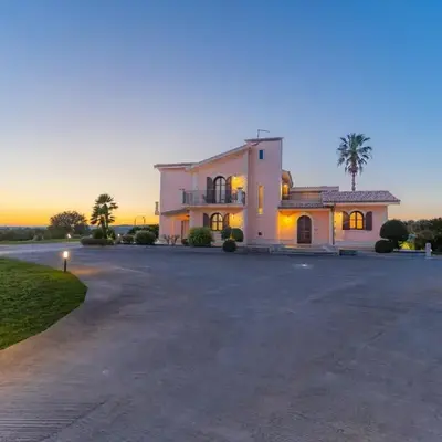 House Nicasia: villa con piscina