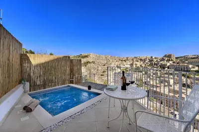 Piscina di Itria Modica o nelle vicinanze