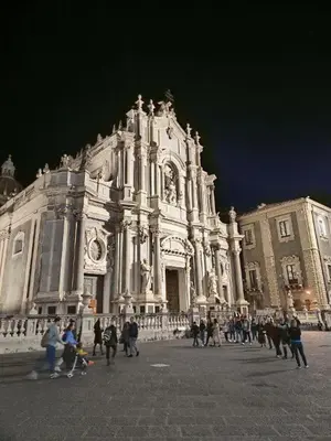 Ospiti di La porta di mezzo