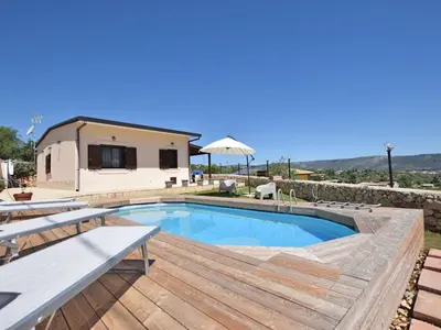 Piscina di Villa Bellavista by Interhome o nelle vicinanze
