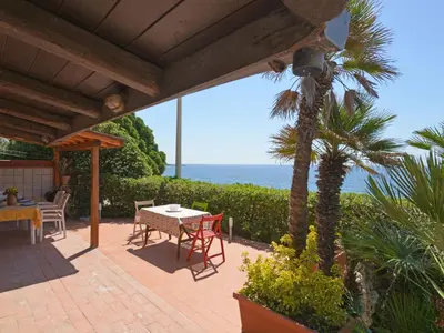 Paesaggio naturale nelle vicinanze della villa