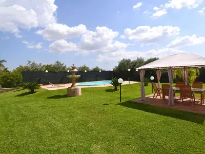 Piscina di Villa Sally by Interhome o nelle vicinanze