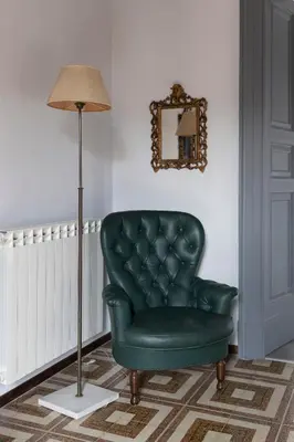 Area soggiorno di Appartamento con tetti affrescati a Catania centro
