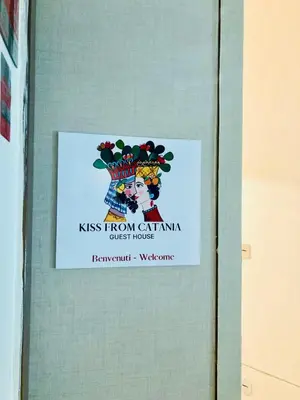 Certificato, attestato, insegna o altro documento esposto da Kiss From Catania