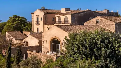Edificio in cui si trova il resort