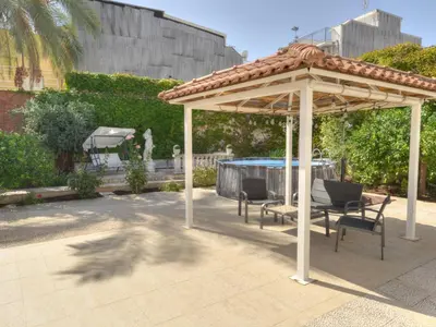 Patio o area all'aperto di Villa Giardino delle Meraviglie by Interhome