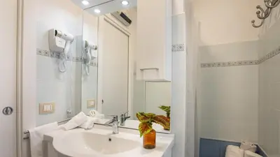 Bagno di PROFUMO DI ZAGARA 6&2 Emma Villas
