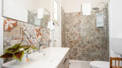 Bagno di PROFUMO DI ZAGARA 6&2 Emma Villas