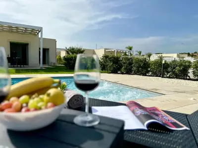 Piscina di Villa Zefiro tra Piscina e Mare o nelle vicinanze