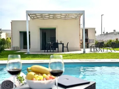 Piscina di Villa Flora, Piscina Esclusiva e Mare o nelle vicinanze