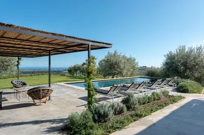Paesaggio naturale nelle vicinanze della villa