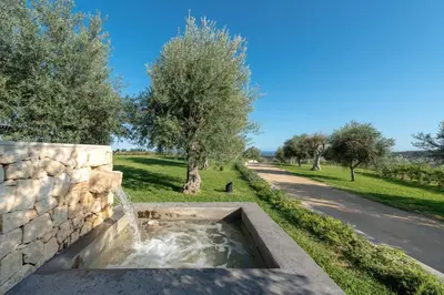 Paesaggio naturale nelle vicinanze della villa