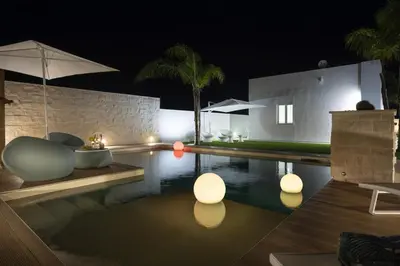 Piscina di ISULATRAVEL - Villa Amugea o nelle vicinanze